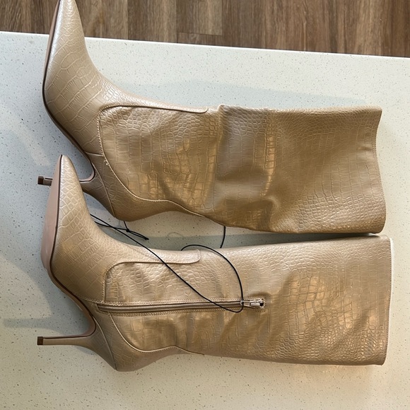 Express Kitten Heel Tan Boots New 8.5 - Picture 2 of 3